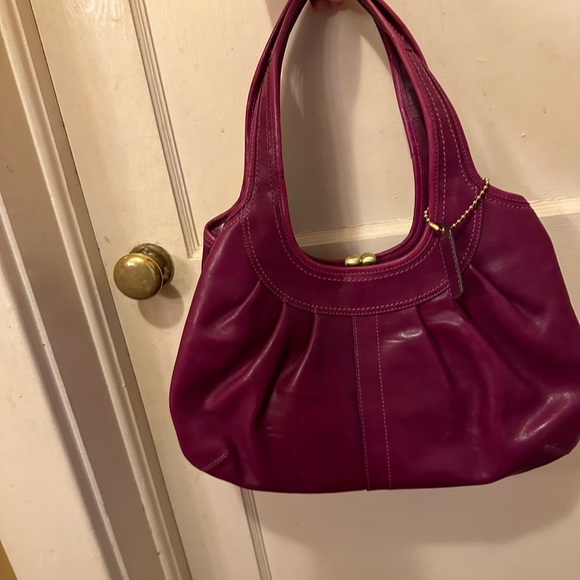 Coach purse berry - Picture 4 of 7